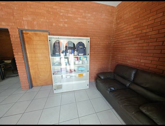 349M² WAREHOUSE TO LET IN ORMONDE